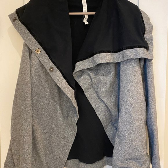 Lululemon Savasana Wrap Size 4 Heathered Grey - Picture 2 of 7